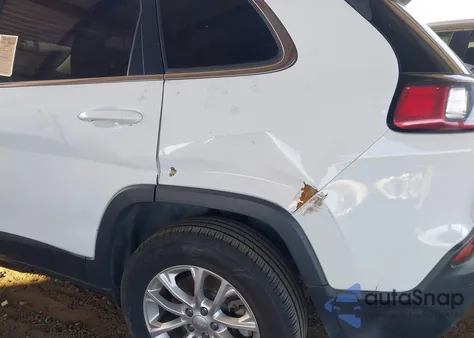 2019 Jeep Cherokee Latitude 4X4 from USA, damaged, VIN 1C4PJMCB8KD174653